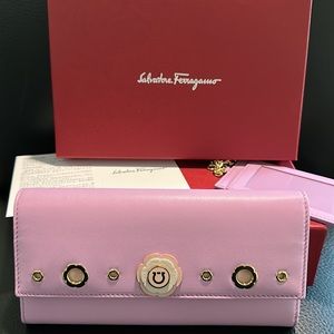 Salvatore Ferragamo wallet new
